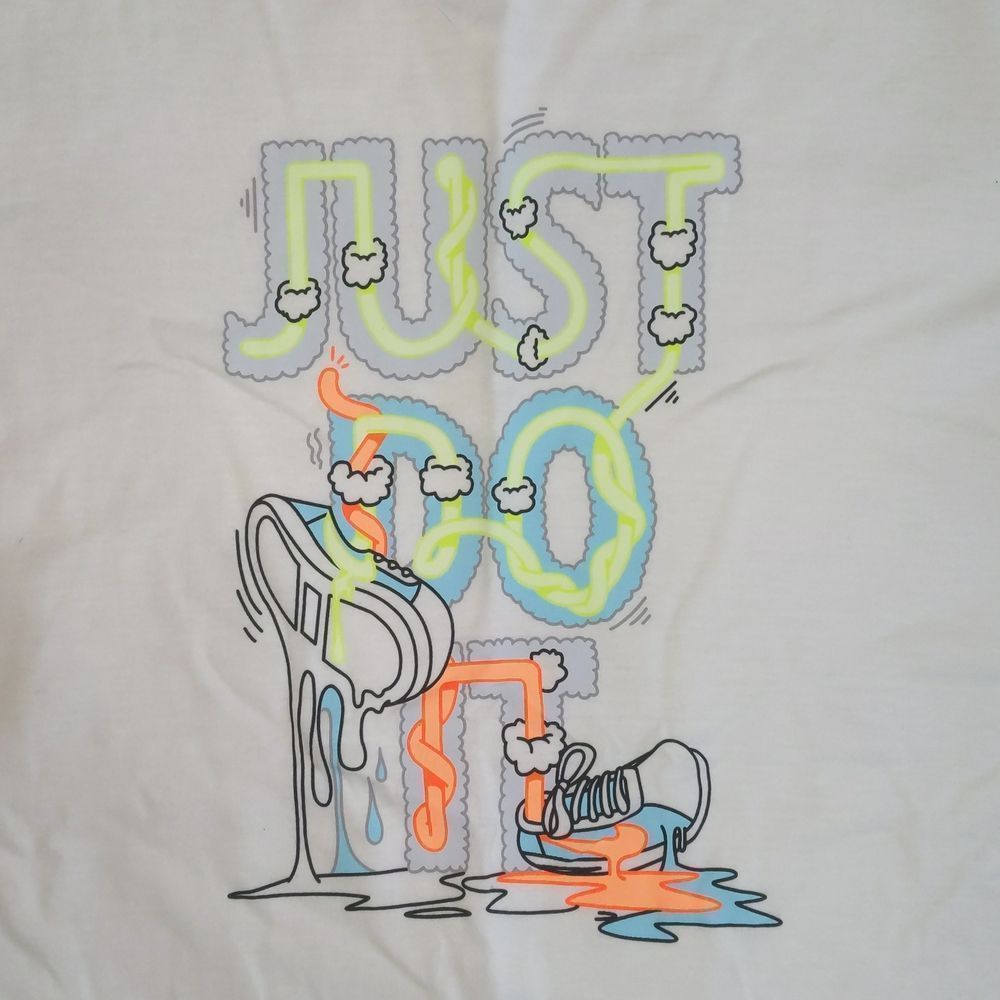 Nike Sneaker Factory Youth Unisex White Tee Shirt NWOT sz L 100% Cotton - Picture 2 of 8